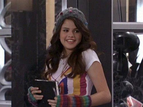 Wizards of Waverly Place Season 1 Episode 18 - Credit Check