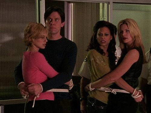 She Spies Season 1 Episode 20 - We'll Be Right Back