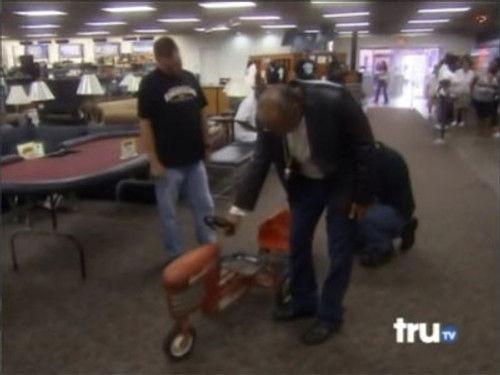 Hardcore Pawn Season 2 Episode 3 - Storm's a-Brewin