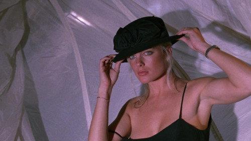 Baywatch Season 2 Episode 21 - Game of Chance