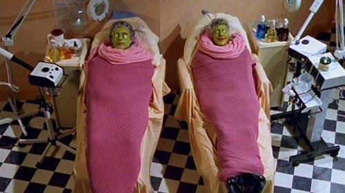 Caroline in the City Season 1 Episode 21 - Caroline and Richard's Mom