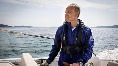 Solsidan Season 7 Episode 9 - Fredde and Mickan go to a party at Zacke