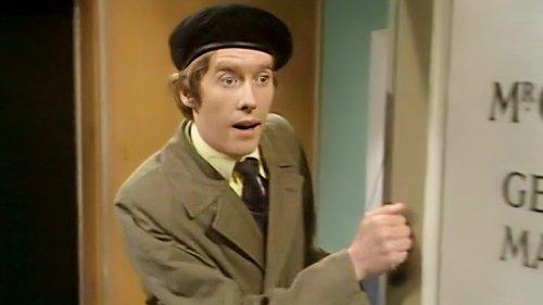 Some Mothers Do 'Ave 'Em Season 1 Episode 1 - Getting a Job