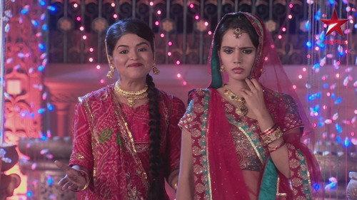 Diya Aur Baati Hum Season 1 Episode 24 - Ankita's Fallacy Breaks