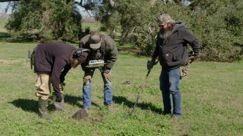 Duck Family Treasure Season 2 Episode 5 - Lucky Lawnmower