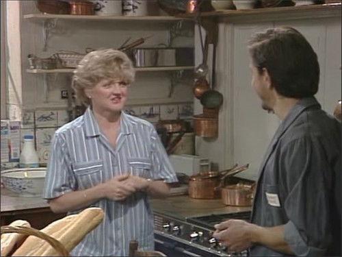 French Fields Season 1 Episode 4 - Ou Est La Plumber De Ma Tante?