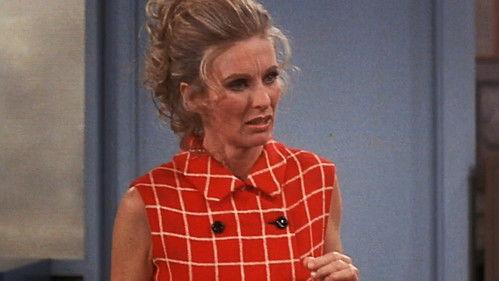 The Mary Tyler Moore Show Season 1 Episode 10 - Assistant Wanted, Female