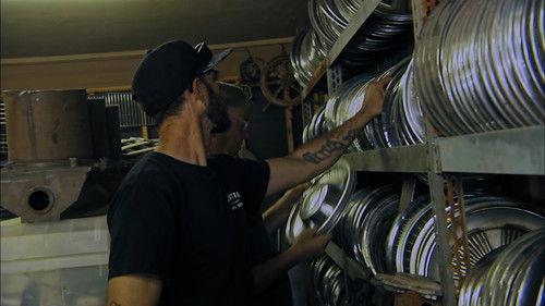 American Pickers Season 19 Episode 15 - Flea Market Junkie