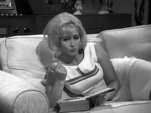 The Avengers Season 4 Episode 17 - The Girl From Auntie