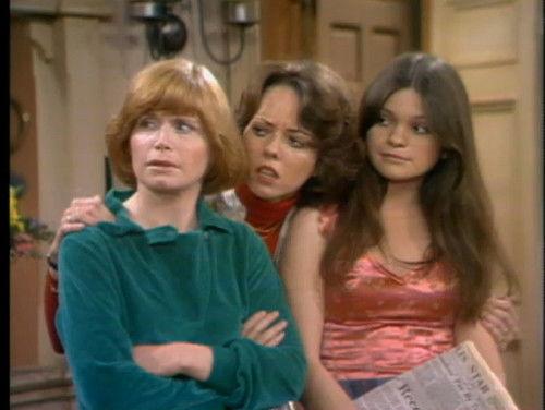 One Day at a Time Season 3 Episode 19 - The Dress Designer