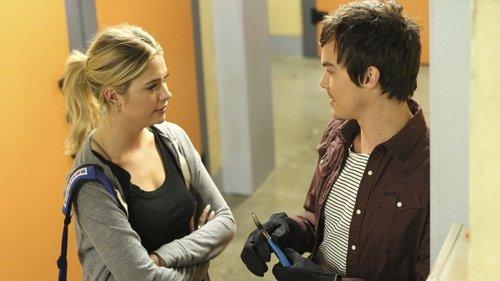 Pretty Little Liars Season 5 Episode 18 - The Bin of Sin