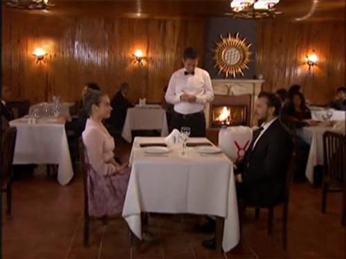 Leyla and Mecnun Season 2 Episode 14 - Erdal Bakkal ve Çırakları