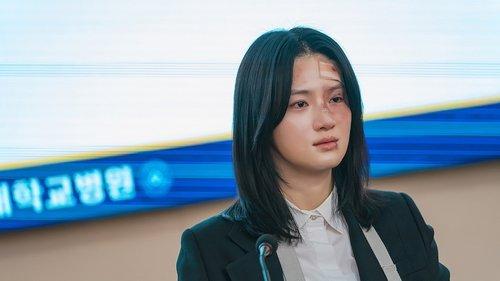 Hunter with a Scalpel Season 1 Episode 13 - Episode 13