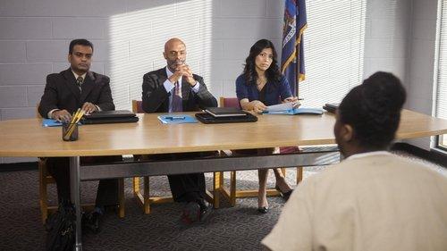 Orange Is the New Black Season 1 Episode 7 - Blood Donut