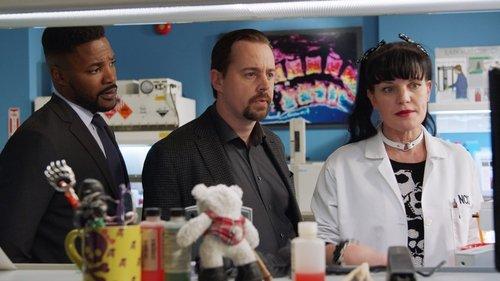 NCIS Season 15 Episode 14 - Keep Your Friends Close