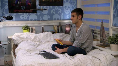 Mishpaha Sholetet Season 1 Episode 6 - Episode 6