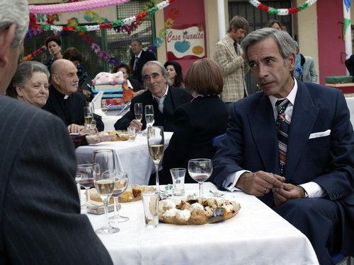 Cuéntame cómo pasó Season 10 Episode 19 - Episode 19