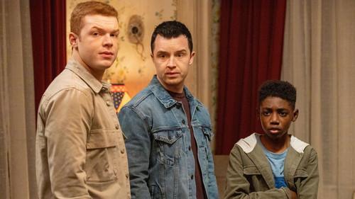 Shameless Season 11 Episode 7 - Two at a Biker Bar, One in the Lake