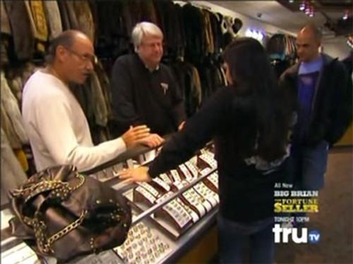 Hardcore Pawn Season 3 Episode 5 - Family Feud