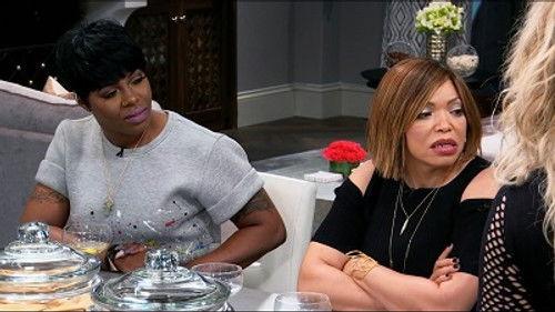 Kocktails With Khloé Season 1 Episode 11 - Khloé Kardashian Bares All