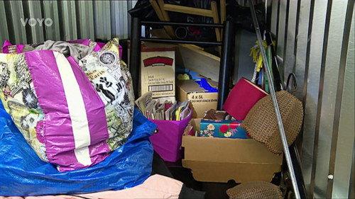 Storage Wars: Northern Treasures Season 2 Episode 13 - Schlock Therapy