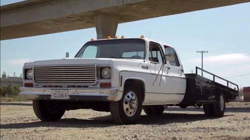 Hot Rod Garage Season 1 Episode 3 - Easy Big-Block Chevy Power Upgrades Plus Sheet Metal Beadrolling Tips