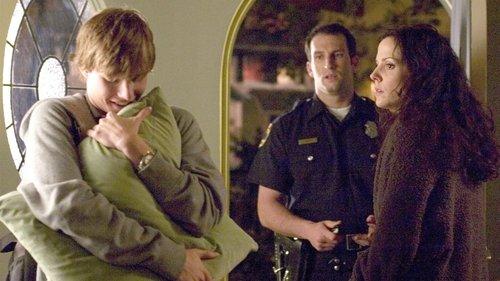 Weeds Season 1 Episode 10 - The Godmother