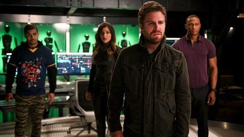 Arrow Season 8 Episode 4 - Present Tense