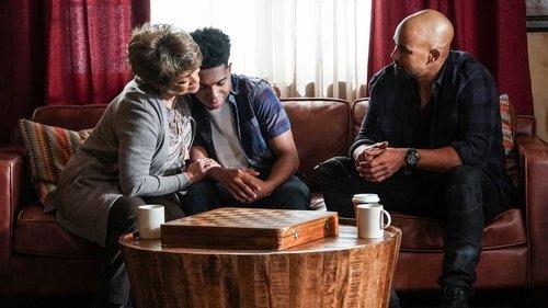 S.W.A.T. Season 2 Episode 19 - Invisible