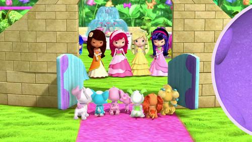 Strawberry Shortcake's Berry Bitty Adventures Season 3 Episode 11 - All Dogs Allowed