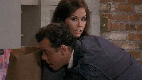 The Mary Tyler Moore Show Season 1 Episode 5 - Keep Your Guard Up
