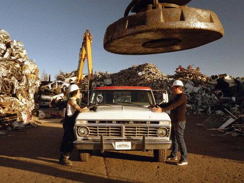 Motor Mythbusters Season 1 Episode 16 - Cars vs. UFOs
