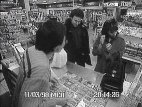 Un gars, une fille Season 2 Episode 16 - En ski - Au lit 4 - Au dépanneur 1