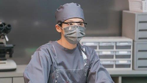 Hunter with a Scalpel Season 1 Episode 1 - Episode 1