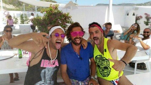 Emigratis Season 1 Episode 1 - Episode 1