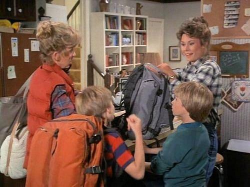 Scarecrow and Mrs. King Season 1 Episode 20 - Weekend