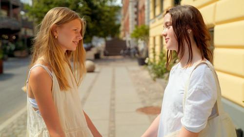 Klassen Season 19 Episode 1 - Welcome home, Coco!