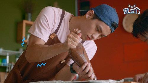 Three Piglets Season 2 Episode 1 - Episode 1