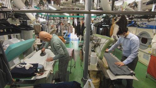 Document 72 Hours Season 11 Episode 25 - Tokyo Dry Cleaner's: Reviving Clothes, Reliving Memories