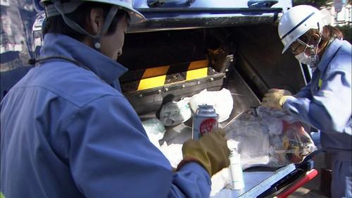 Document 72 Hours Season 2 Episode 5 - New Year's Eve: Operation Garbage Collection