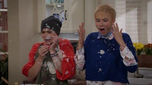 Alexa & Katie Season 1 Episode 10 - Thanksgiving