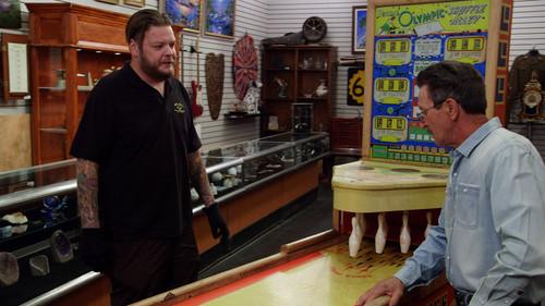 Pawn Stars Season 18 Episode 23 - Rick vs. the Globe of Death