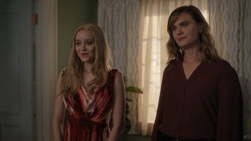Devil in Ohio Season 1 Episode 5 - Alight