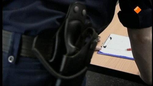 Zembla Season 20 Episode 13 - Omkopen en uitzetten