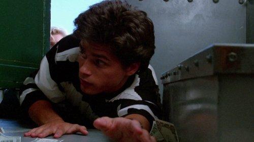 Baywatch Season 1 Episode 13 - Armored Car