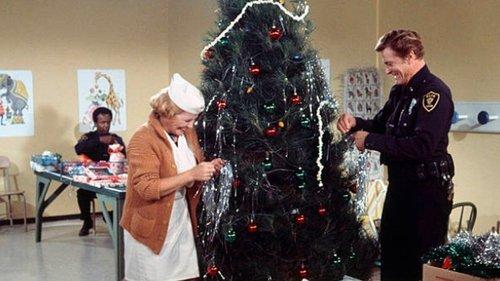 S.W.A.T. Season 2 Episode 14 - Silent Night, Deadly Night