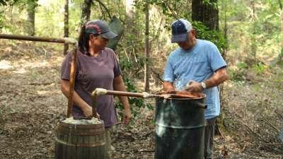 Moonshiners Season 6 Episode 13 - The Green Devil