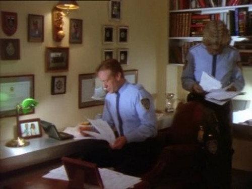 Space Precinct Season 1 Episode 21 - The Fire Within (2)
