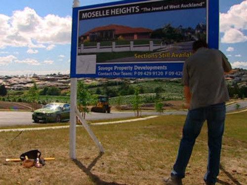 Outrageous Fortune Season 3 Episode 1 - What Loss Your Honour May Sustain