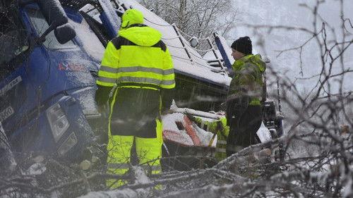 Ice Road Rescue Season 4 Episode 2 - Let It Snow